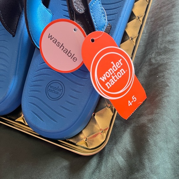 Wonder Nation Blue and Black Flip Flops - Picture 6 of 7